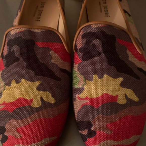 Jon Josef, flat RED Camo loafer, worn 2 times, size 9 med, made in Spain. - Picture 10 of 10